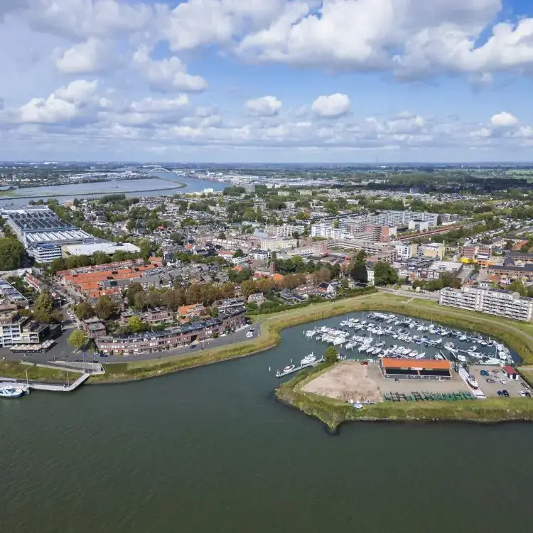 Luchtfoto van Papendrecht aan de Merwede